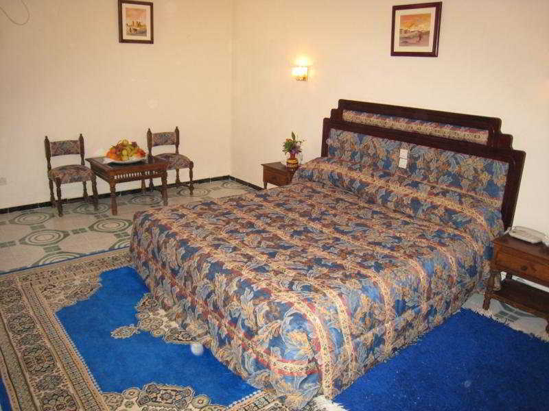 Hotel Bougafer Тингир Экстерьер фото